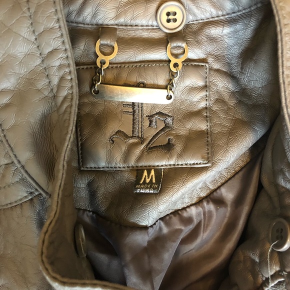 Leather jacket - Picture 2 of 3